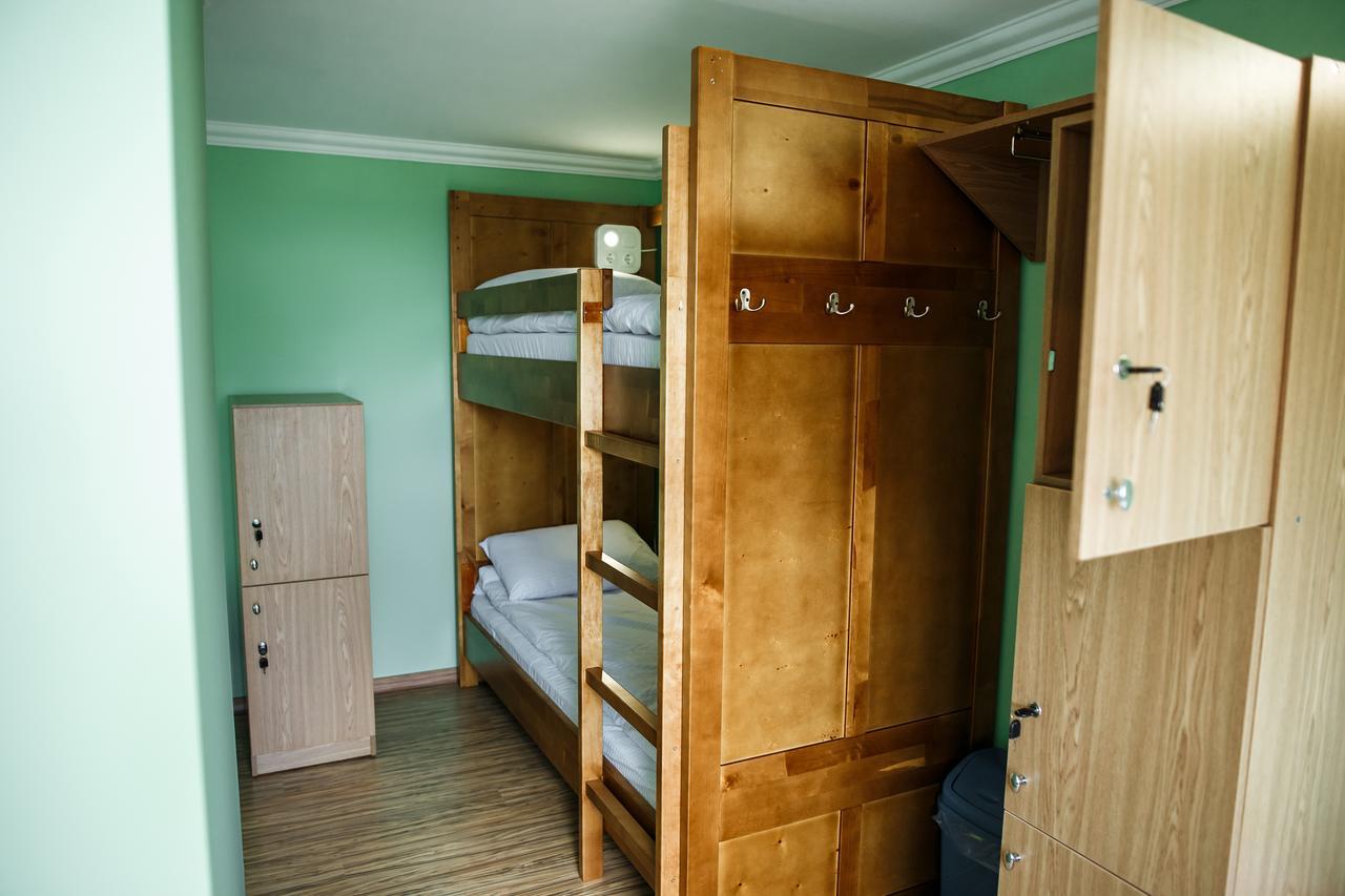 Sweet Home Hostel / Guest House Черновцы Экстерьер фото