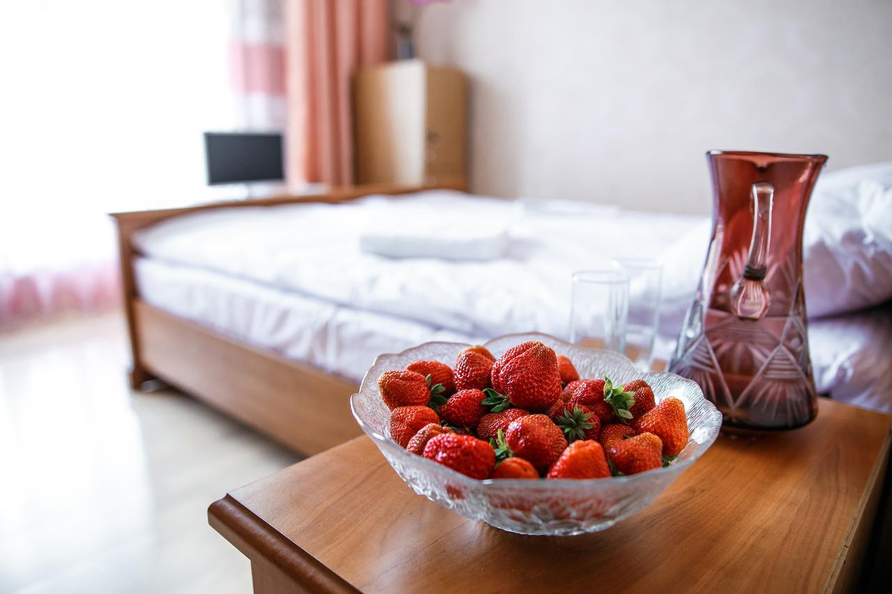 Sweet Home Hostel / Guest House Черновцы Экстерьер фото