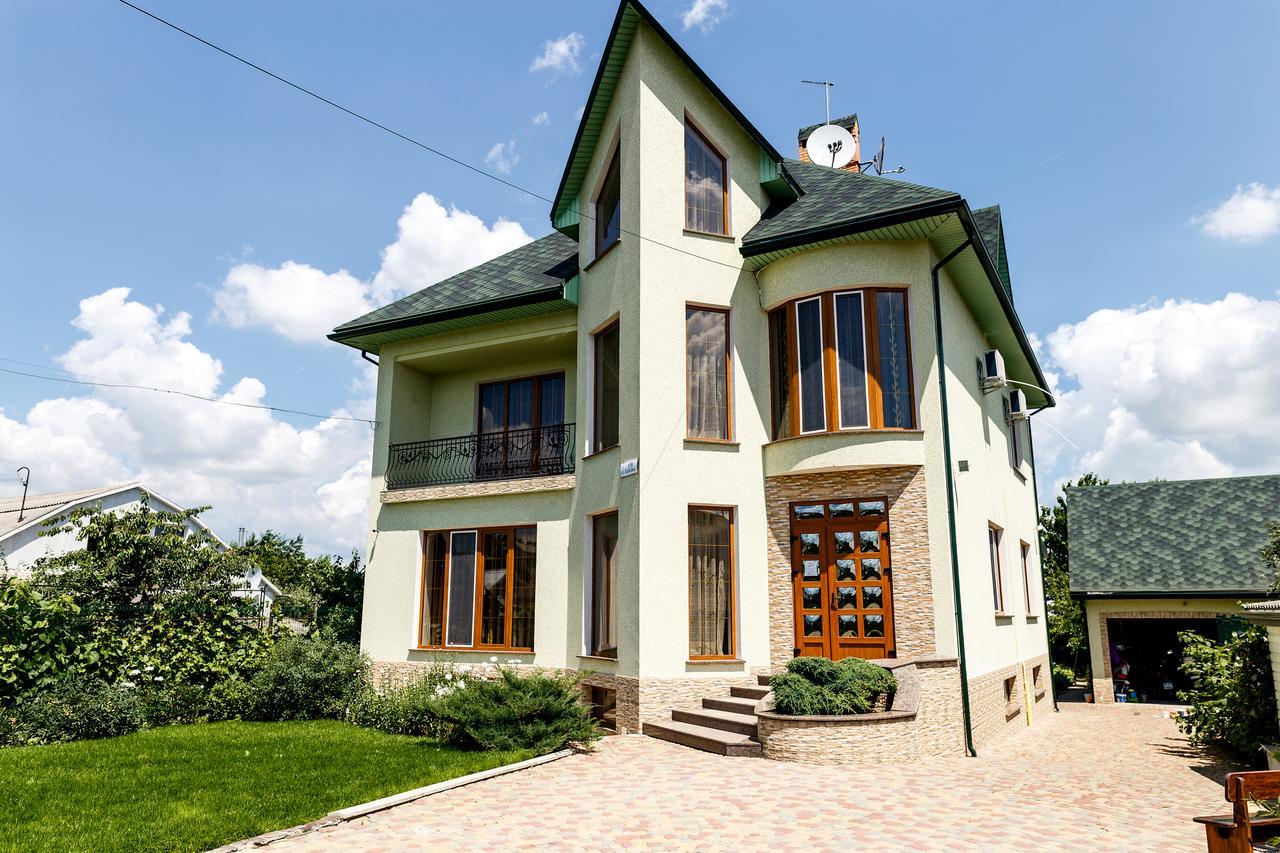 Sweet Home Hostel / Guest House Черновцы Экстерьер фото