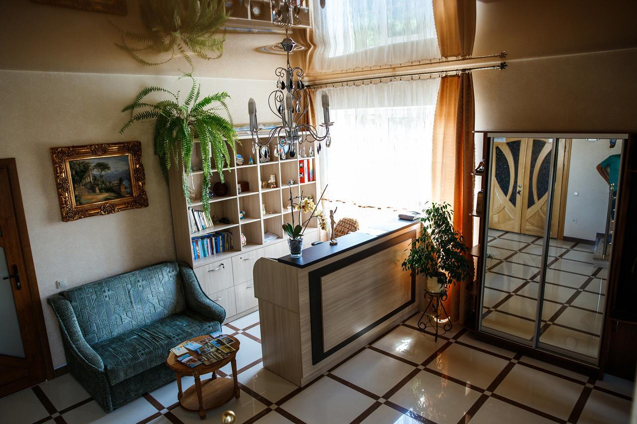 Sweet Home Hostel / Guest House Черновцы Экстерьер фото