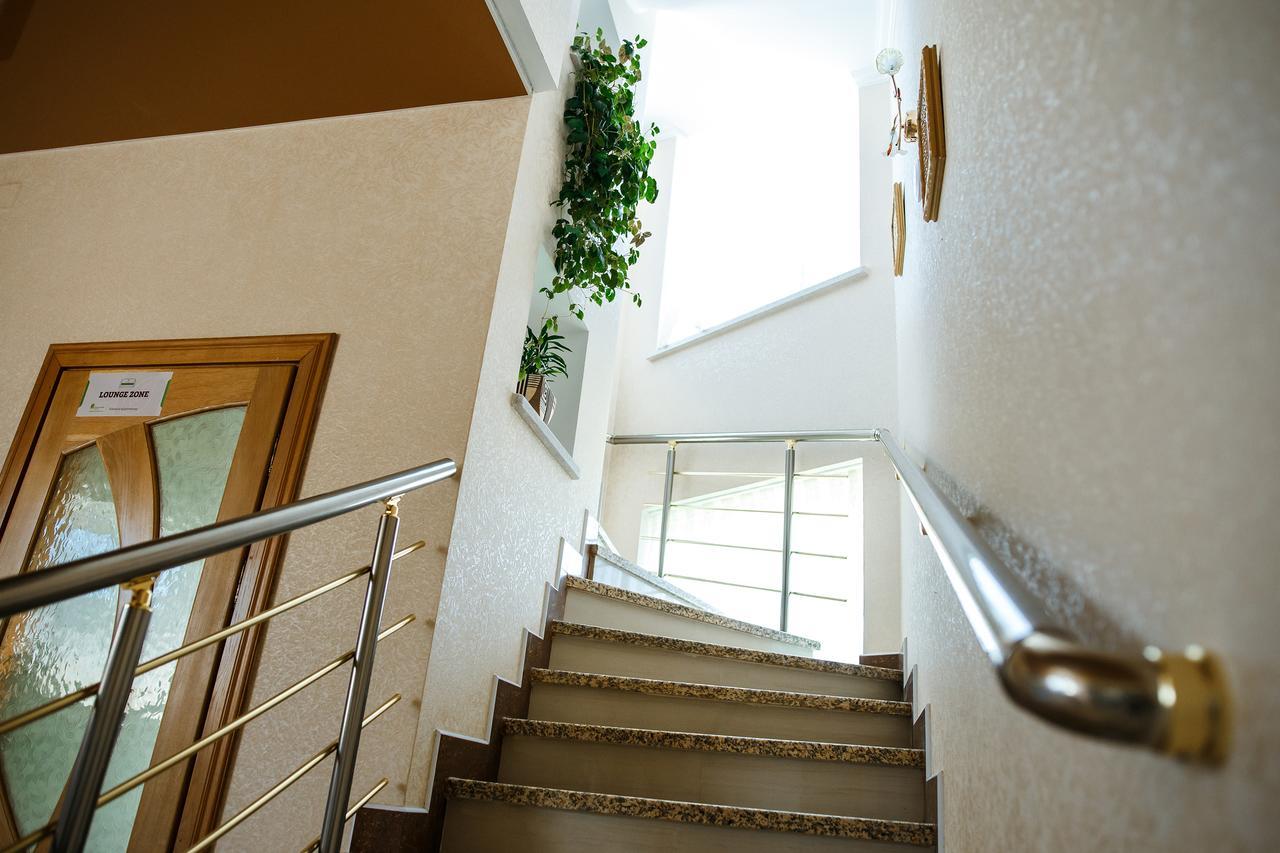 Sweet Home Hostel / Guest House Черновцы Экстерьер фото