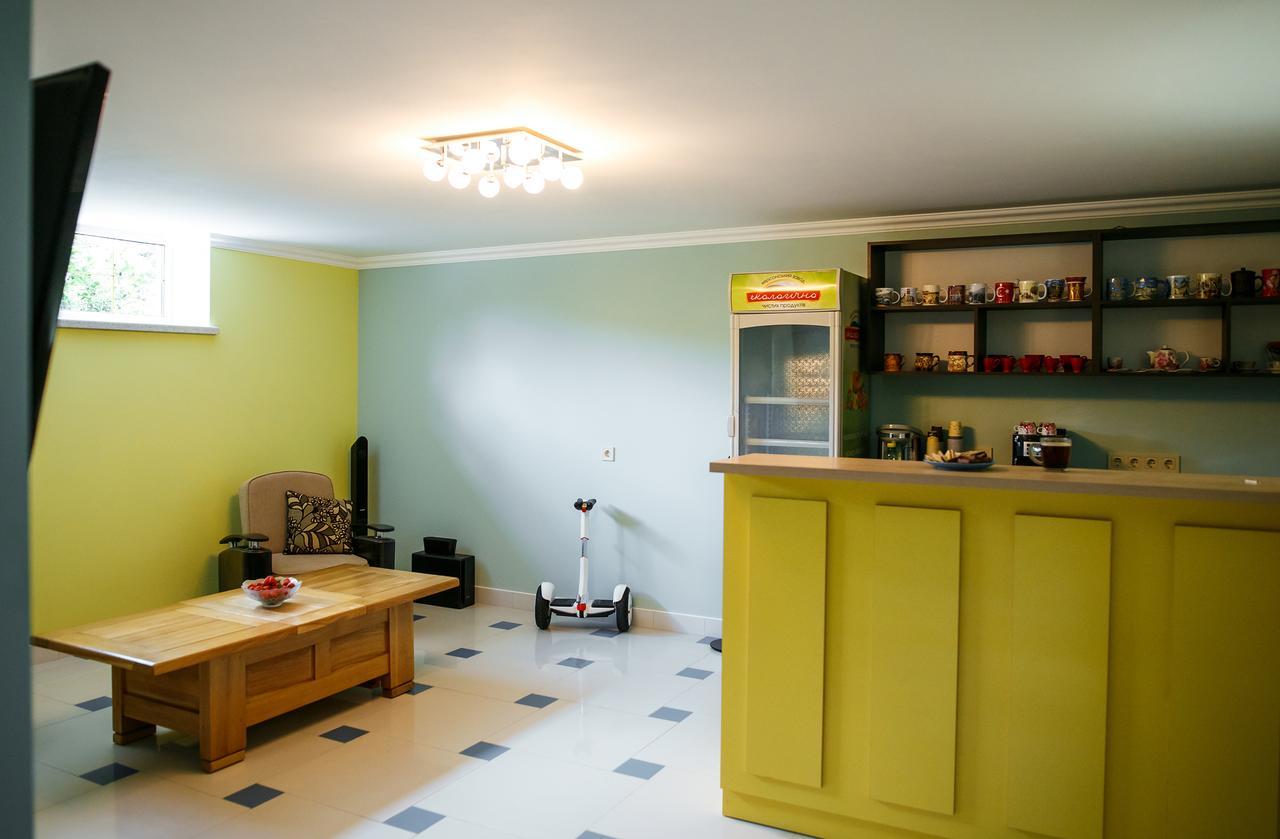 Sweet Home Hostel / Guest House Черновцы Экстерьер фото