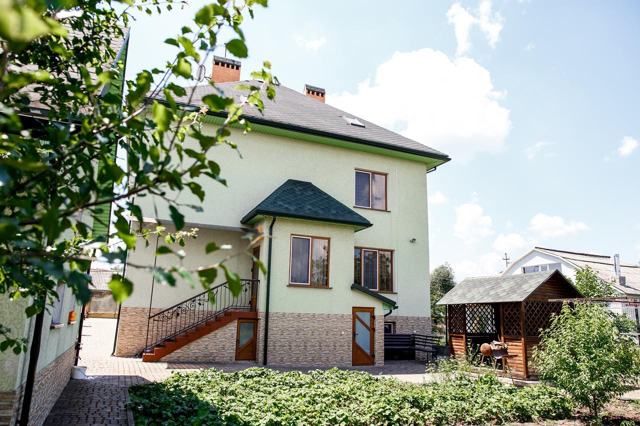 Sweet Home Hostel / Guest House Черновцы Экстерьер фото