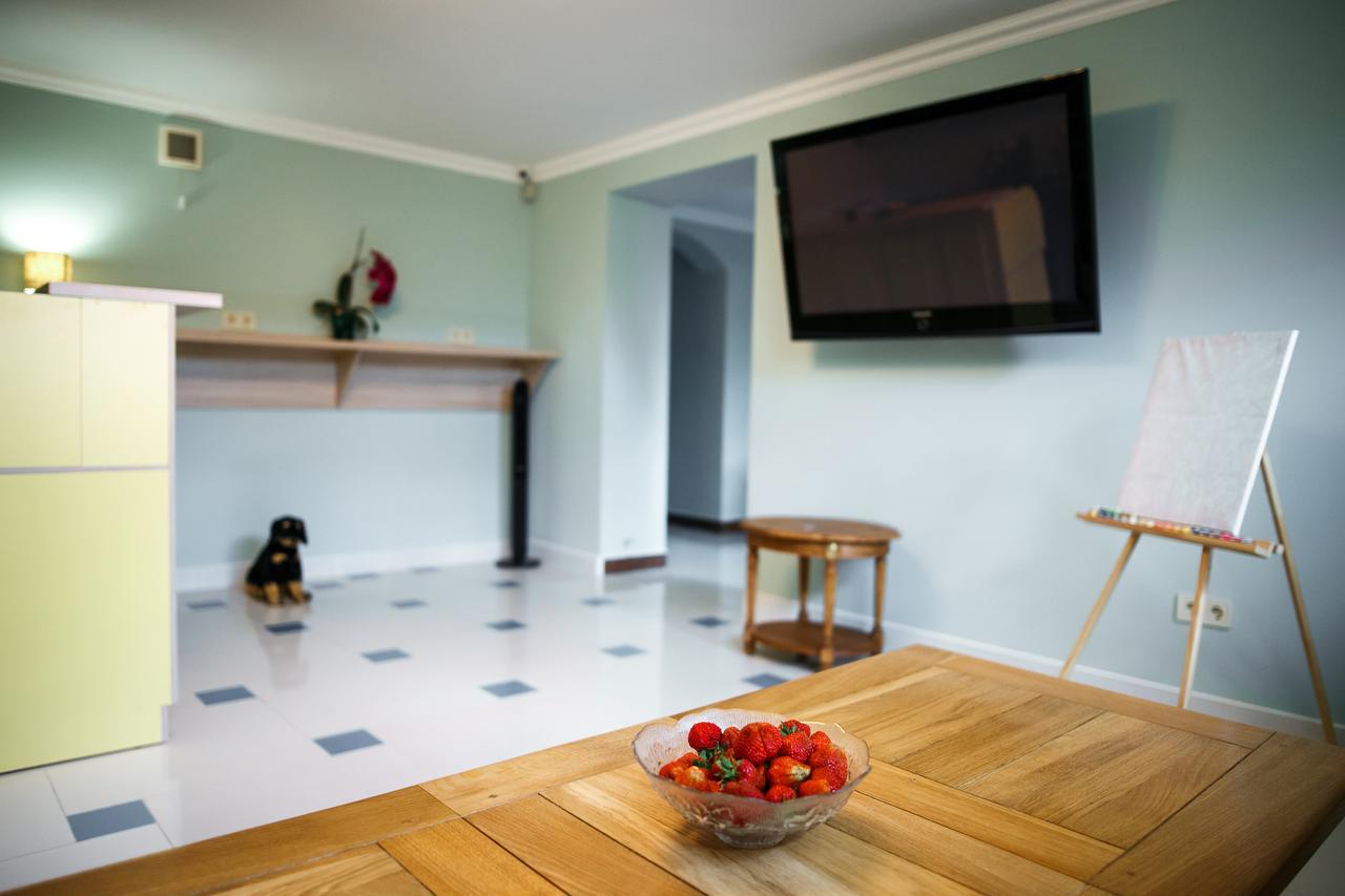 Sweet Home Hostel / Guest House Черновцы Экстерьер фото