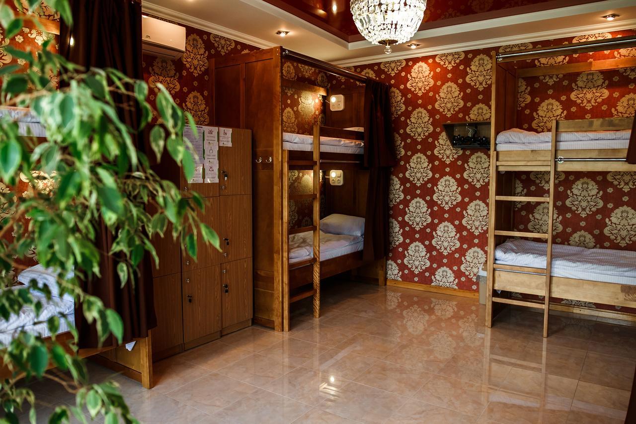 Sweet Home Hostel / Guest House Черновцы Экстерьер фото