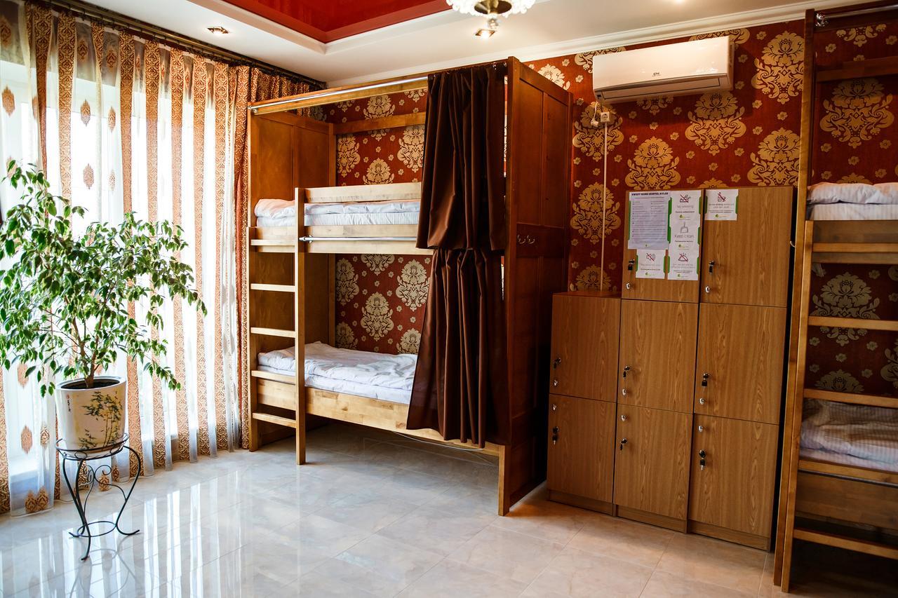 Sweet Home Hostel / Guest House Черновцы Экстерьер фото