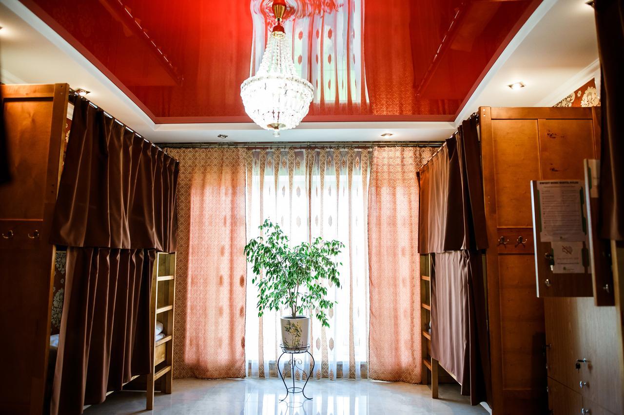 Sweet Home Hostel / Guest House Черновцы Экстерьер фото