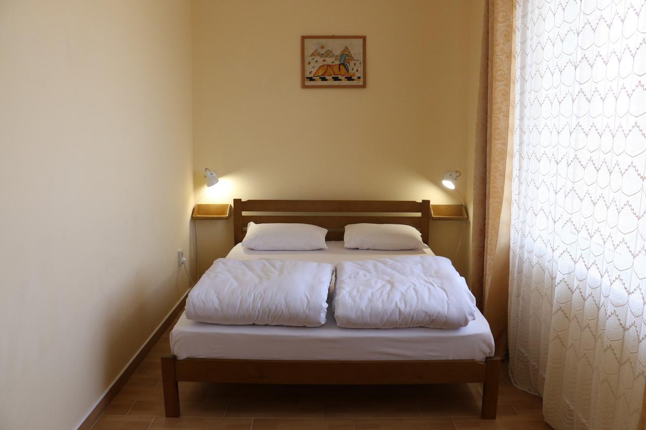 Sweet Home Hostel / Guest House Черновцы Экстерьер фото