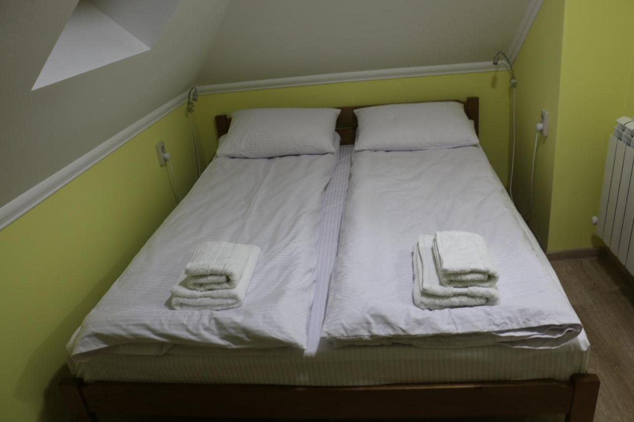 Sweet Home Hostel / Guest House Черновцы Экстерьер фото